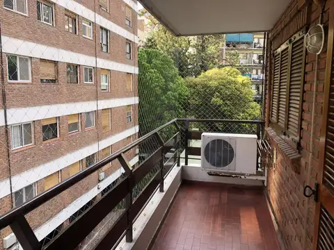 Departamento en  Acassuso 2 ambientes y cochera.