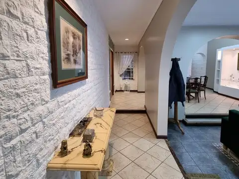 Casa 6 ambientes con 3 baños