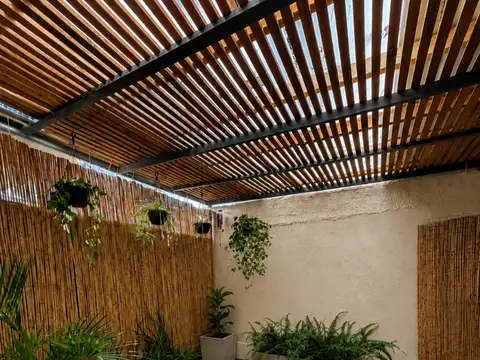 Casa 8 ambientes con 4 baños