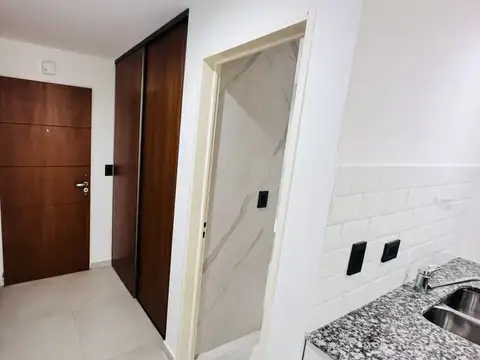 Monoambiente con balcon - Zona 43 y 13