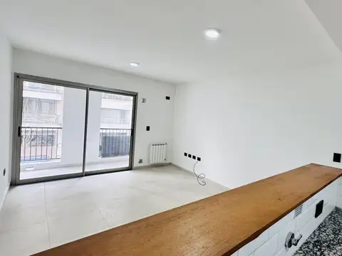Monoambiente con balcon - Zona 43 y 13