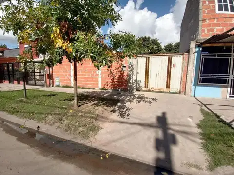 Casa 2 ambientes con 1 baño