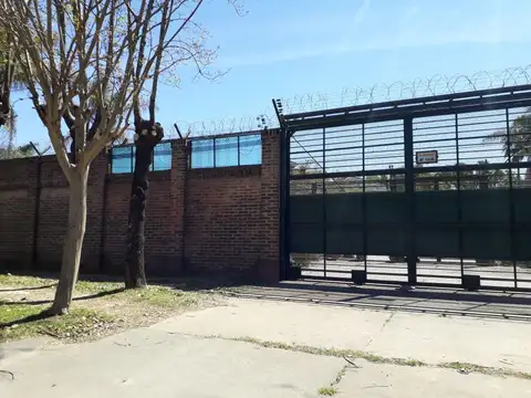 Casa 10 ambientes con 6 baños