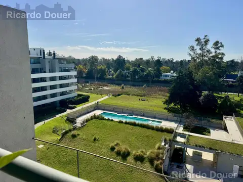 Excelente Departamento en Condominio Civis