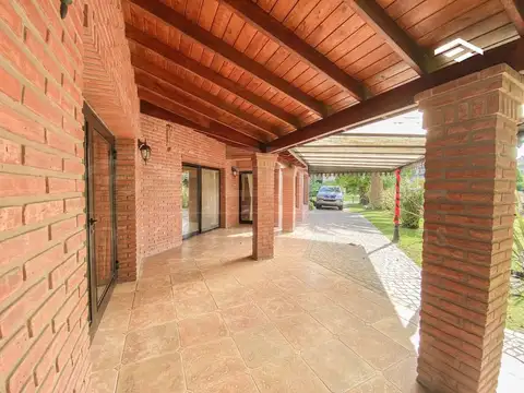 NUEVO INGRESO CASA EN ST THOMAS SUR - EXCELENTE ESTADO!