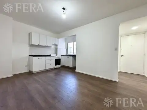 Venta departamento 3 ambientes con balcón en Avellaneda