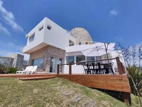 Casa en Alquiler Temporal con 1 cochera