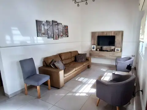 Depto Tipo Casa en Venta en Villa Saenz Peña, USD 175.000