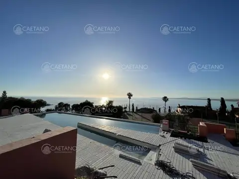 Venta. Apartamento, 5 dormitorios. Punta Ballena