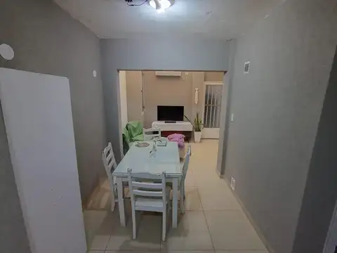 Departamento de Pasillo 2 Dormitorios  PH  Sarmiento al 1700  Aabasto  Rosario