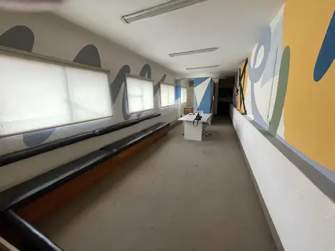 Oficina en Excelente Zona de Nuñez. Al Frente 1er Piso por Escalera.