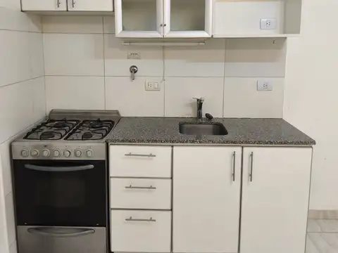 DEPARTAMENTO 1 AMBIENTE CON BALCÓN Y VISTA AL CONTRAFRENTE. AV. MITRE 1660 PISO 4 "C" AVELLANEDA