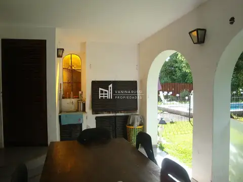Casa 4 ambientes con 3 baños
