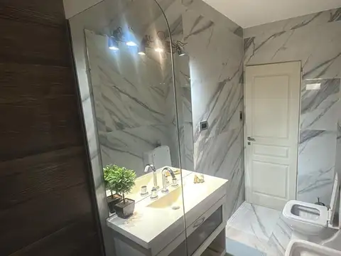 Casa 4 ambientes con 3 baños