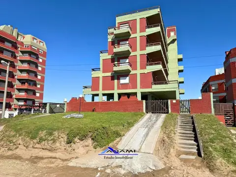Departamento de 3 ambientes con vista al mar