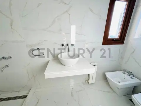 Departamento en Alquiler con 1 cocheras
