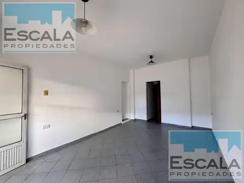 Local en Alquiler en Barrio Industrial, $ 400.000
