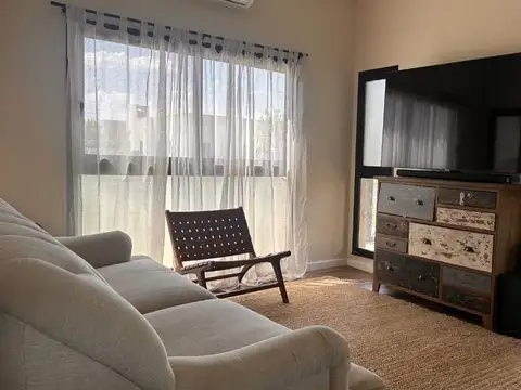 Casa en Alquiler 1 año