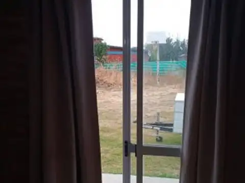 SE VENDE HERMOSA CASA