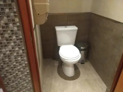 Local en Alquiler Via Púb.