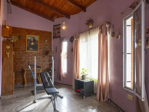 Casa 3 ambientes con 2 baños