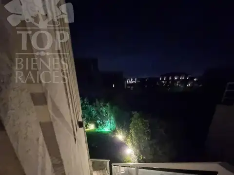 Casa 7 ambientes con 5 baños