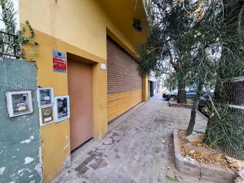 Oficina 4 ambientes con 2 baños