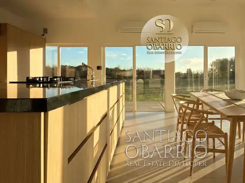 Casa en Venta con 3 cocheras
