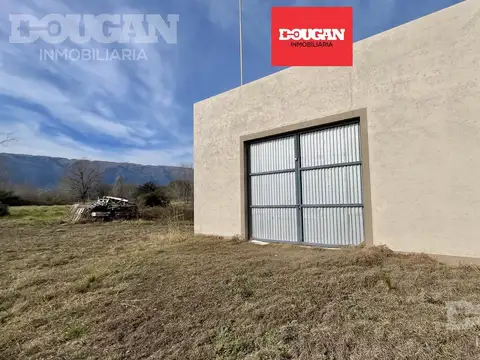 VENTA - Galpón de 70 metros cubiertos sobre amplio lote - Carpintería San Luis