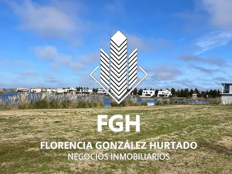 Mega Lote en venta Laguna Naudir con la mejor vista y espejo de agua