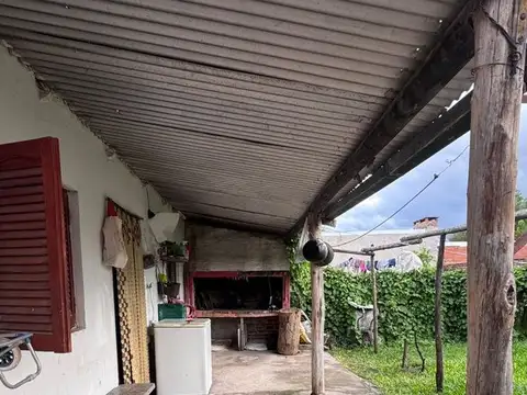 Casa 5 ambientes con 1 baño