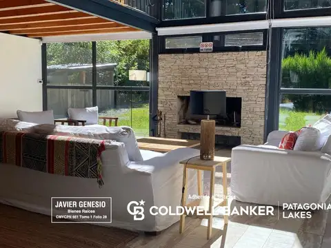 Casa en Venta con 2 cocheras