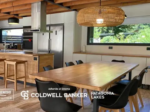 VENTA Casa de 198m2 estilo nórdica amoblada y equipada, Villa La Angostura.