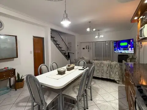 Depto Tipo Casa en Venta de 4 ambientes