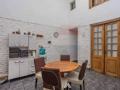 Casa 4 ambientes con 1 baño