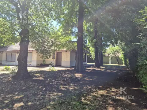 Casa en Venta con 2 cocheras