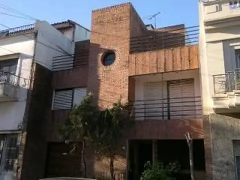 ALQUILER GRAN CASA DE 11 AMBIENTES, CON COCHERA, PALERMO.
