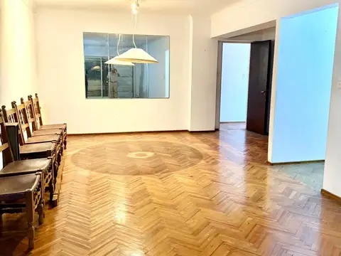 4 ambientes con pileta propia, cochera y dependencia en el bajo de Olivos