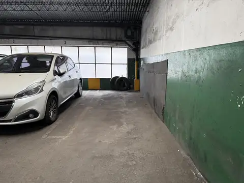 COCHERA FIJA 9 M²  LAS CAÑITAS VENTA SEGURIDAD 24 HS EXCELENTE ACCESO