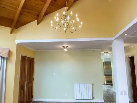 CASA 3 HABITACIONES BARRIO ROCA