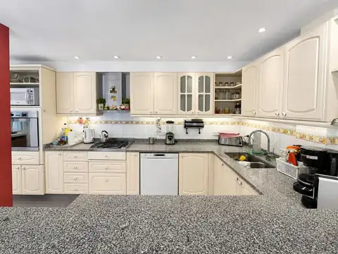 Departamento 5 ambientes Venta Lomas De Zamora