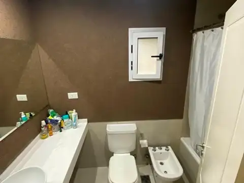 CASA EN VENTA.4 AMBIENTES. BARRIO SAN RAMON, PILAR DEL ESTE