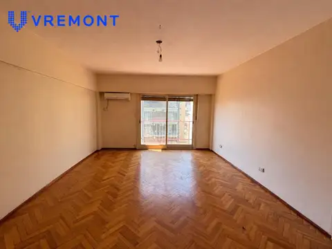 AV. Belgrano  al 2400