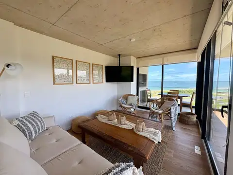 Departamento en Alquiler en Playa Mansa, USD 8.500