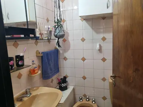 Venta departamento dos dormitorios. Cuarta Sec Este.  Mendoza.