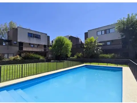 Depto Tipo Casa 3 ambientes con 2 baños