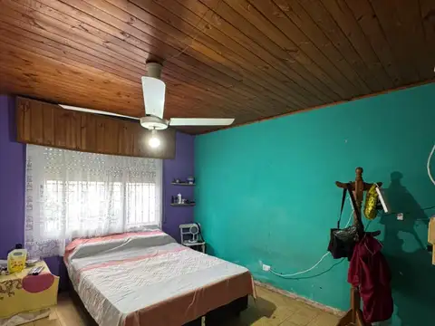 CASA EN ESQUINA DE BERAZATEGUI U$S 64.000.-