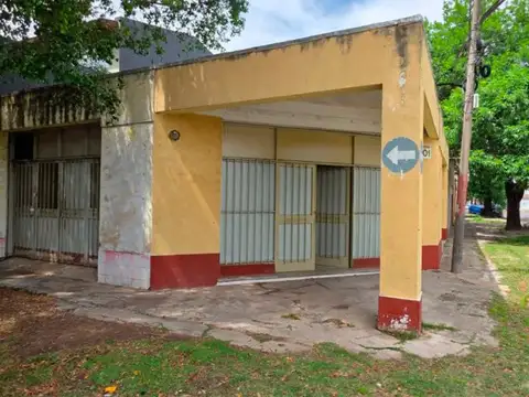 AMPLIO LOCAL COMERCIAL PUEYRREDÓN ESQ. COMODORO RIVADAVIA