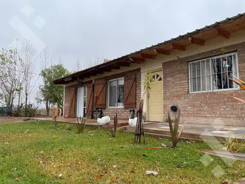 VENTA DOS CASAS CON PILETA - VILLA EL CHOCON - NEUQUEN CAPITAL