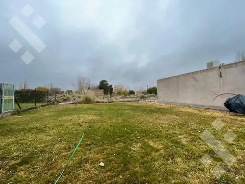 VENTA DOS CASAS CON PILETA - VILLA EL CHOCON - NEUQUEN CAPITAL
